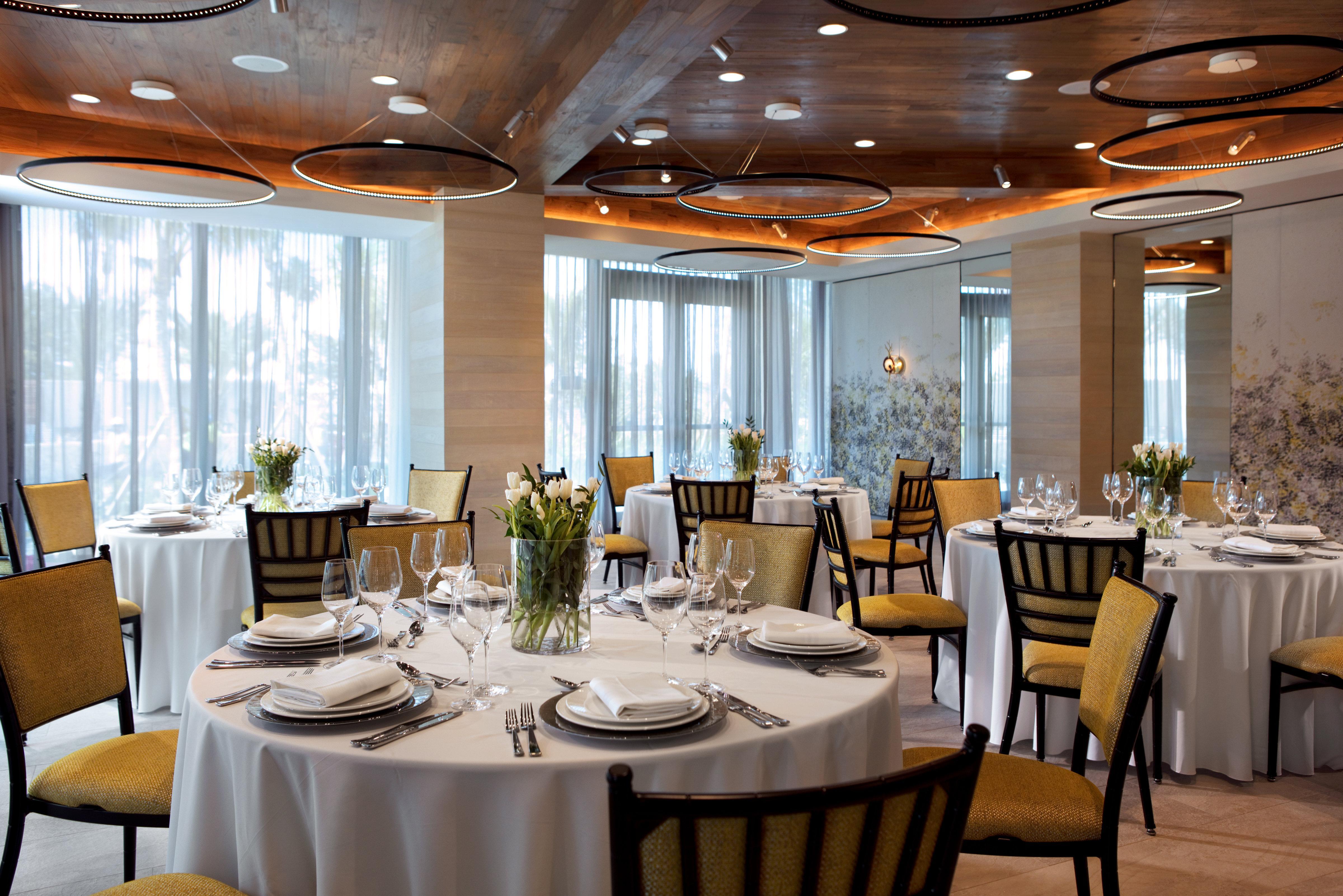 Kimpton Seafire Resort + Spa By Ihg West Bay Dış mekan fotoğraf