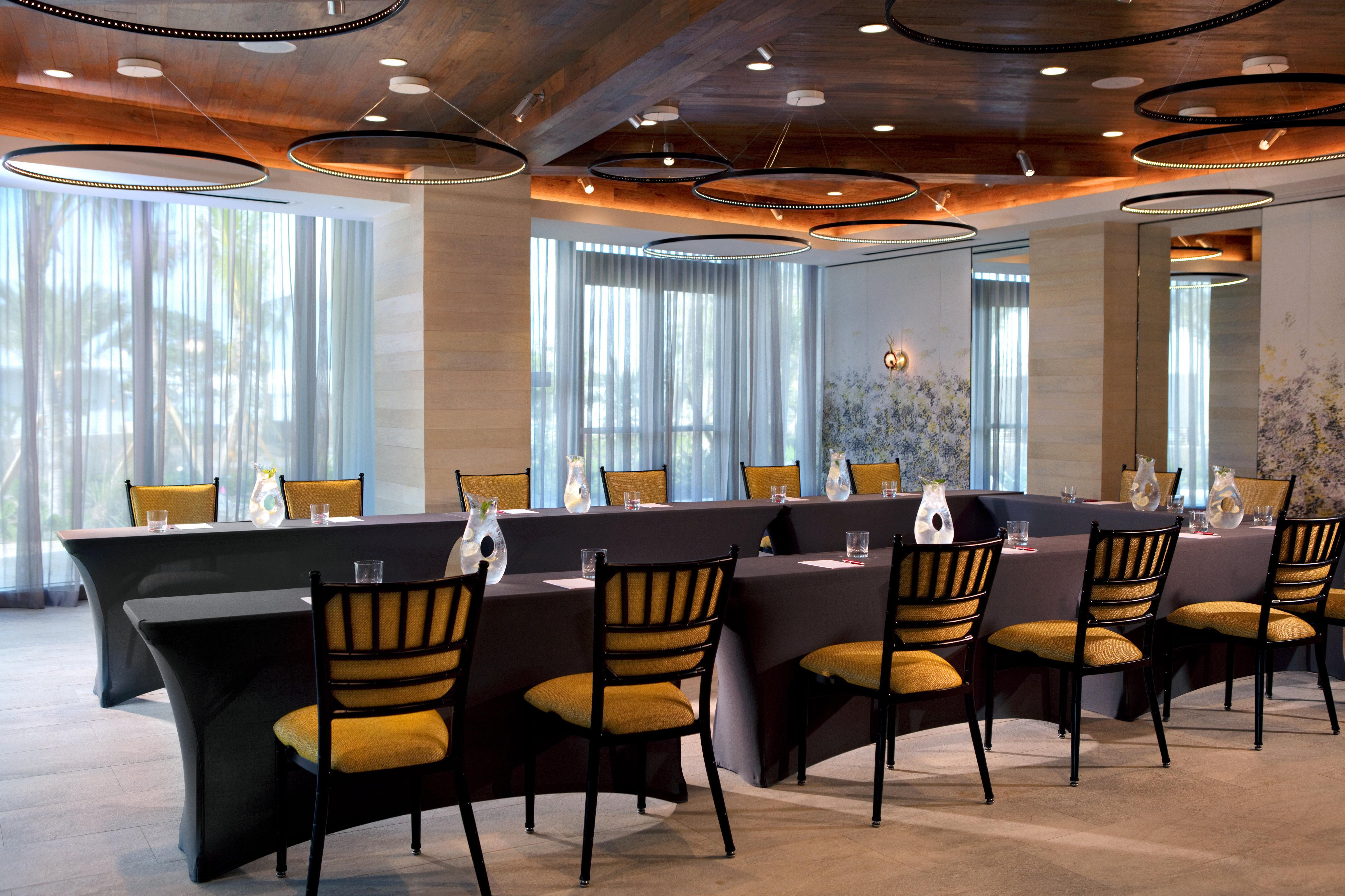 Kimpton Seafire Resort + Spa By Ihg West Bay Dış mekan fotoğraf