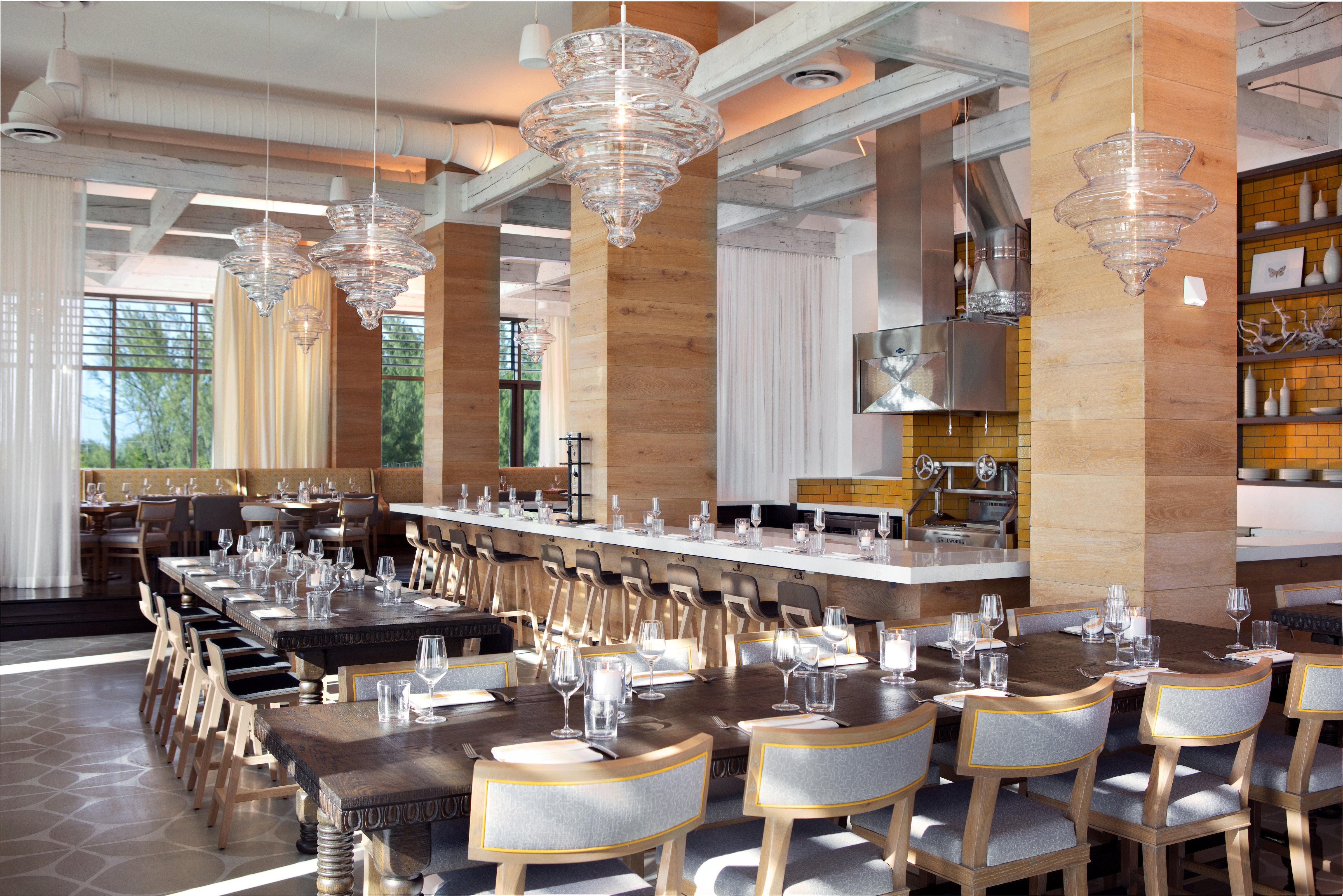 Kimpton Seafire Resort + Spa By Ihg West Bay Dış mekan fotoğraf