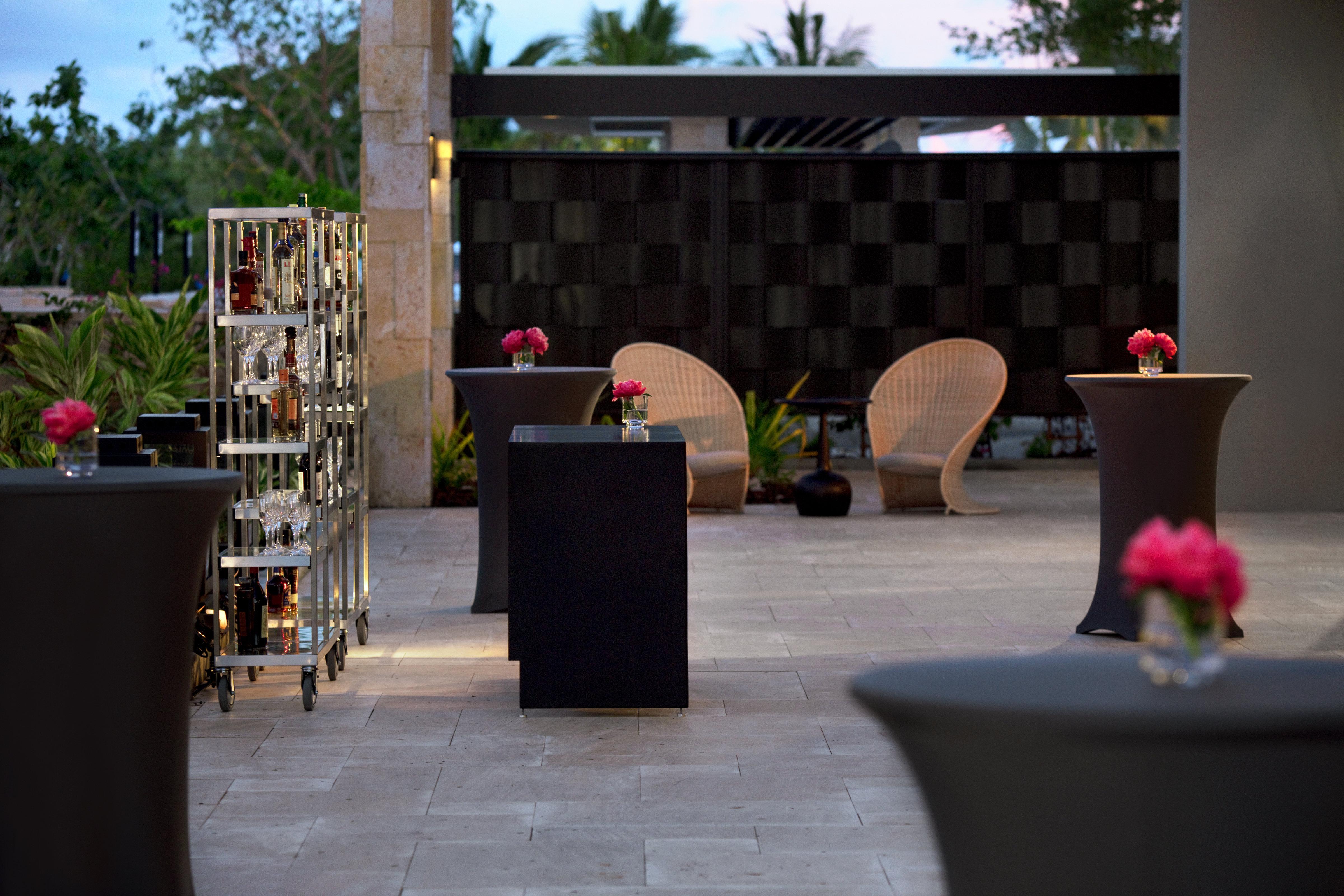 Kimpton Seafire Resort + Spa By Ihg West Bay Dış mekan fotoğraf